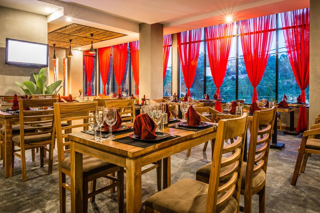 Diamond Palace Resort & Sky Bar Пном Пен Екстериор снимка