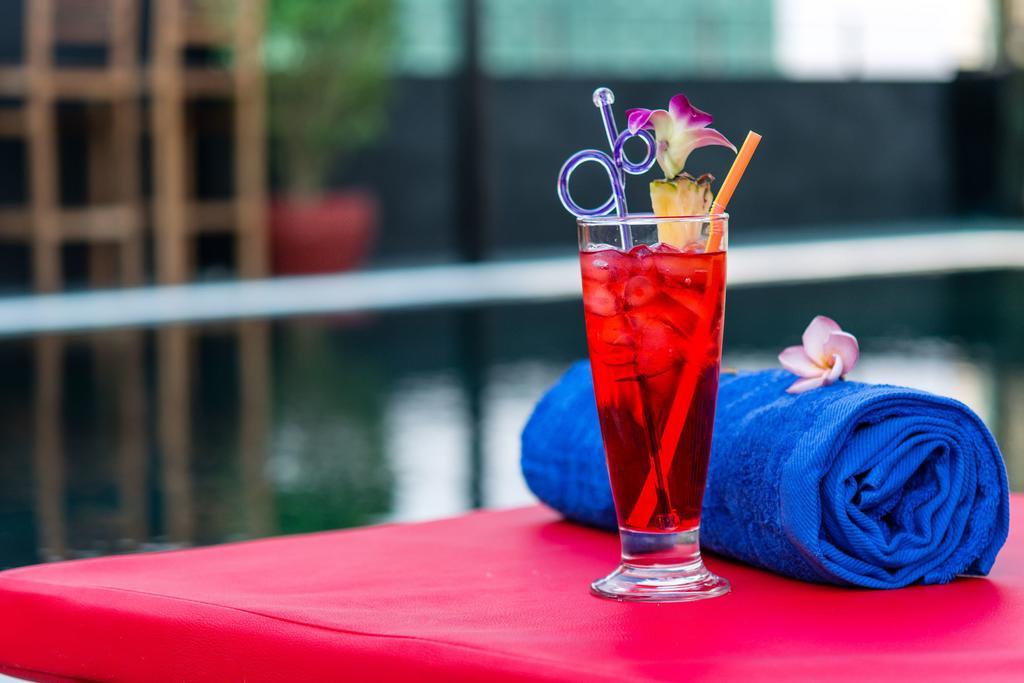 Diamond Palace Resort & Sky Bar Пном Пен Екстериор снимка
