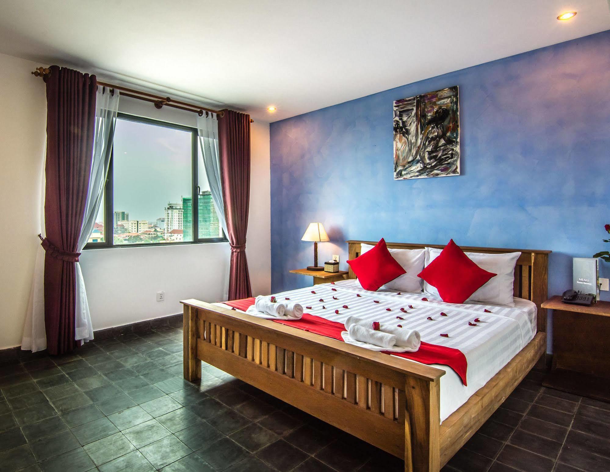 Diamond Palace Resort & Sky Bar Пном Пен Екстериор снимка